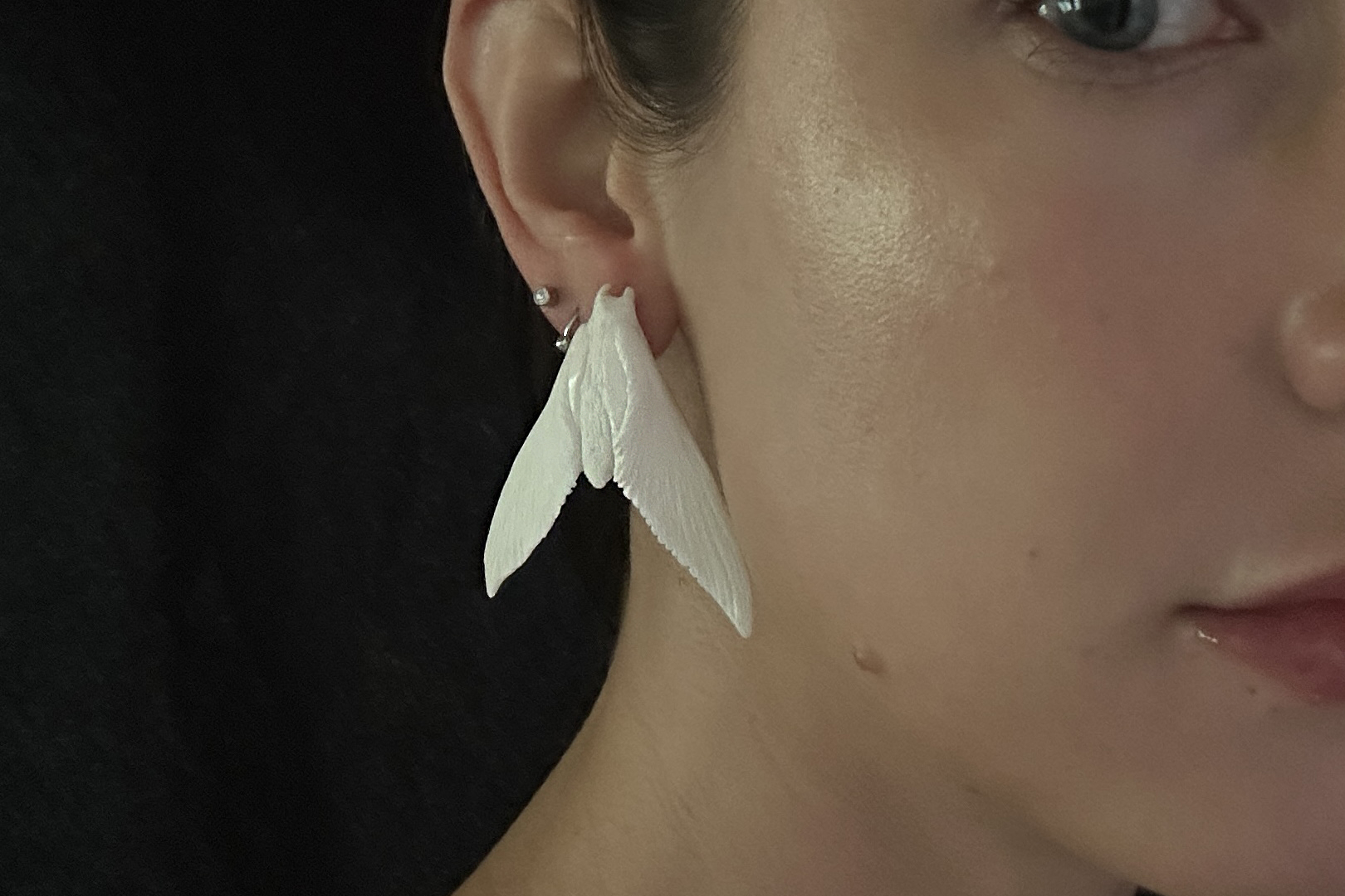 серьги большие белые мотыльки