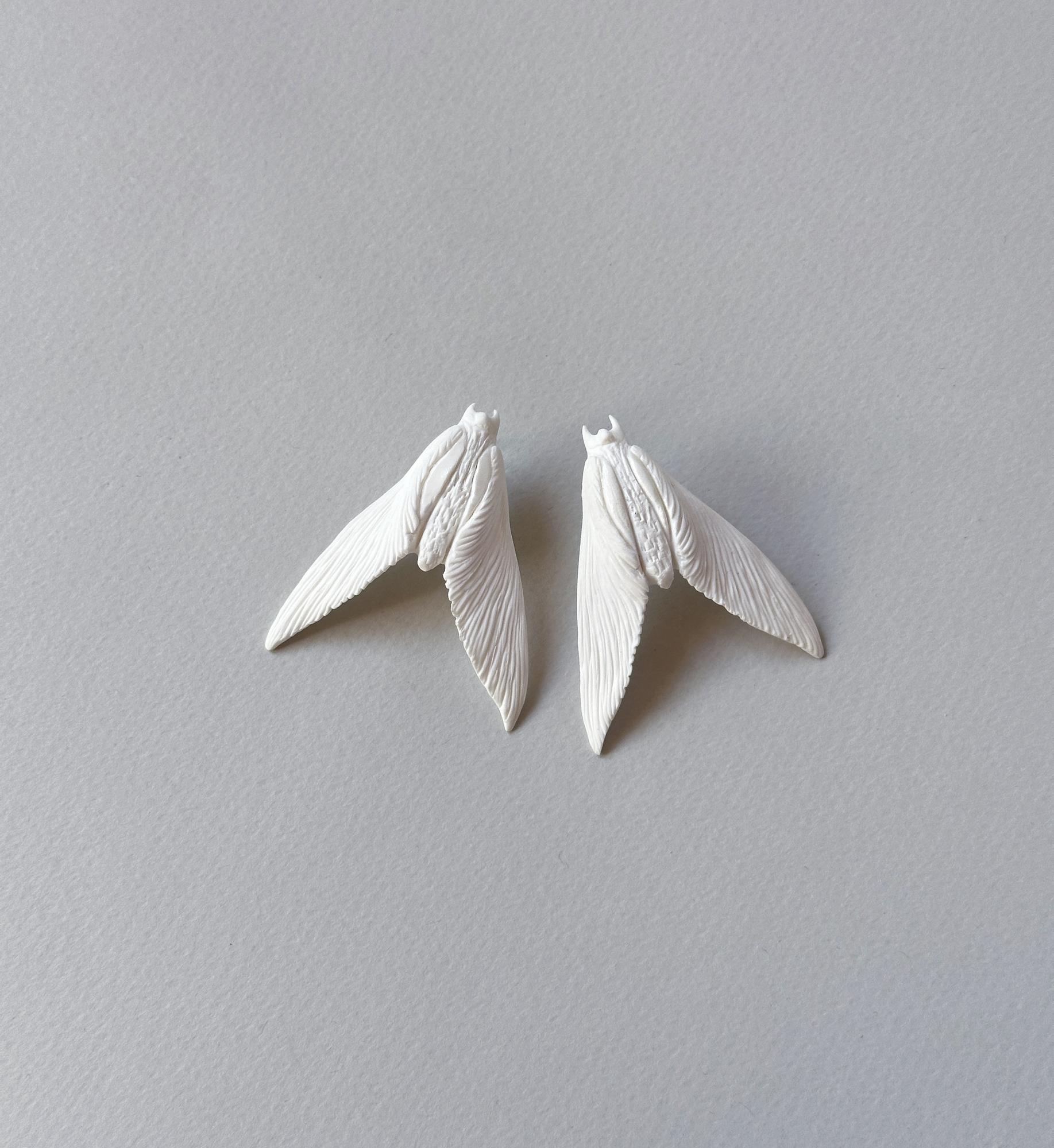 серьги большие белые мотыльки