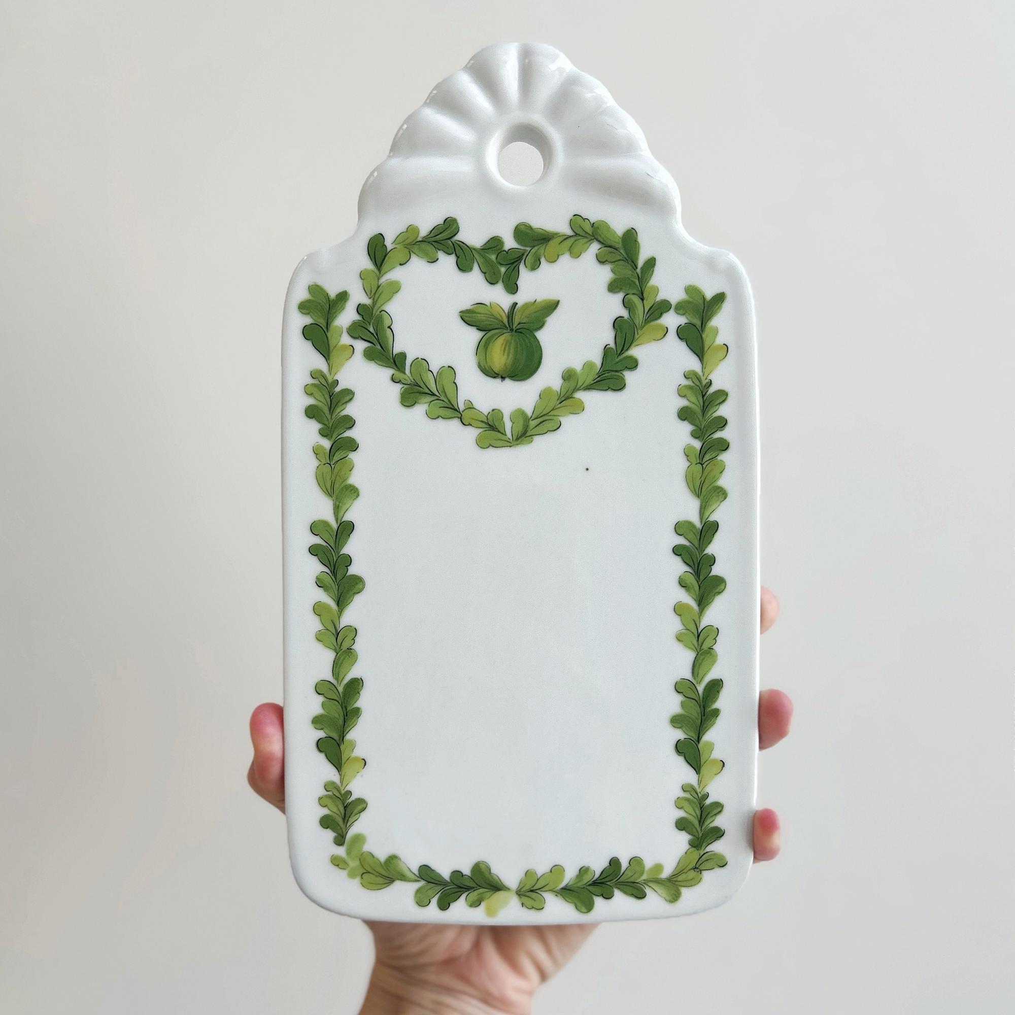 Фарфоровая сырная доска