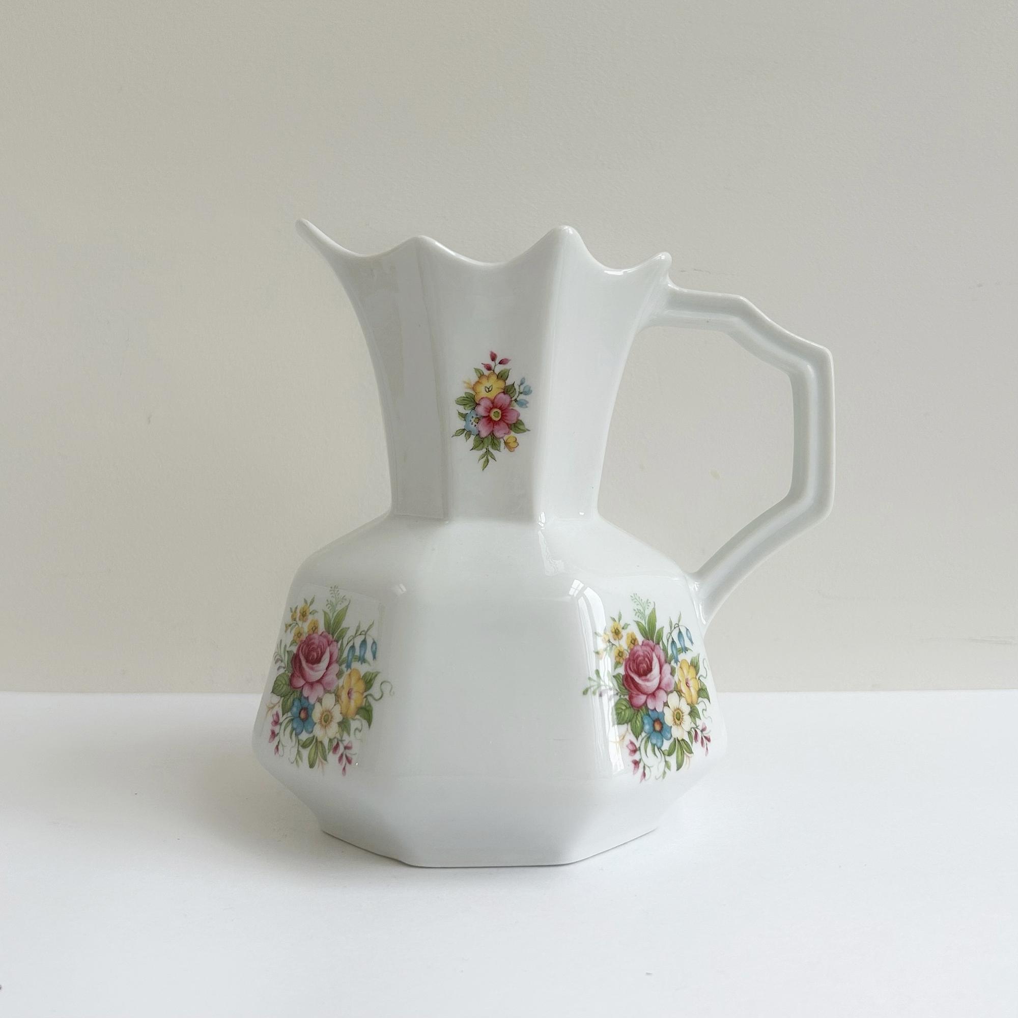 Кувшин из фарфора Испания