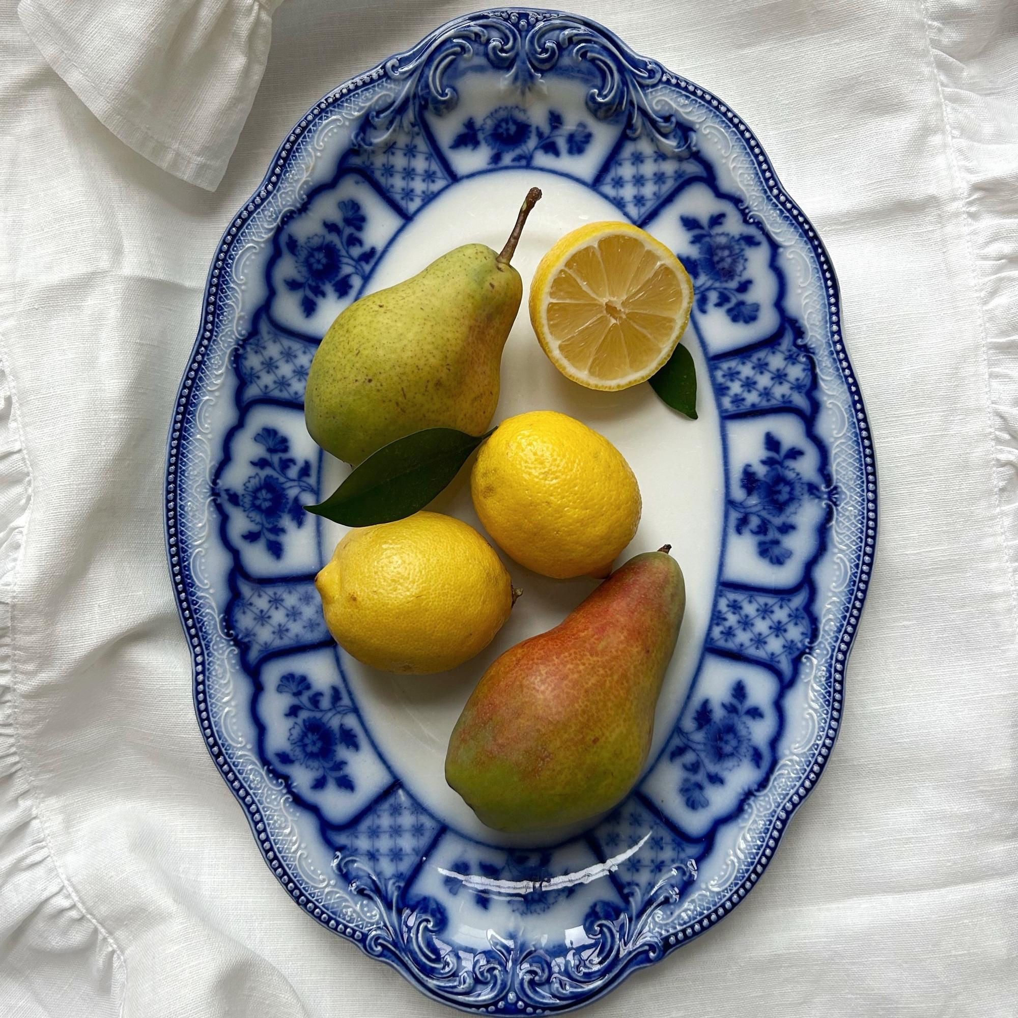 Большое старинное блюдо