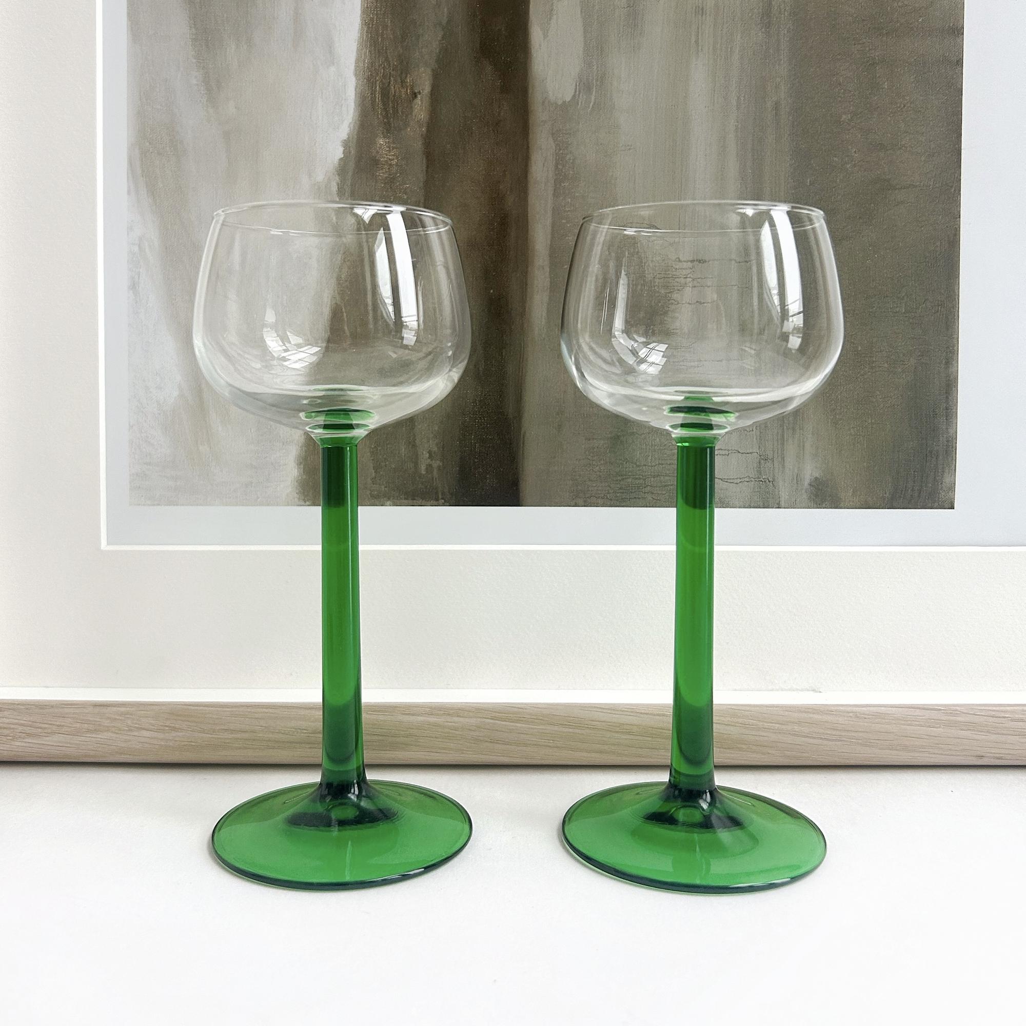 Пара бокалов под десертное вино, Франция