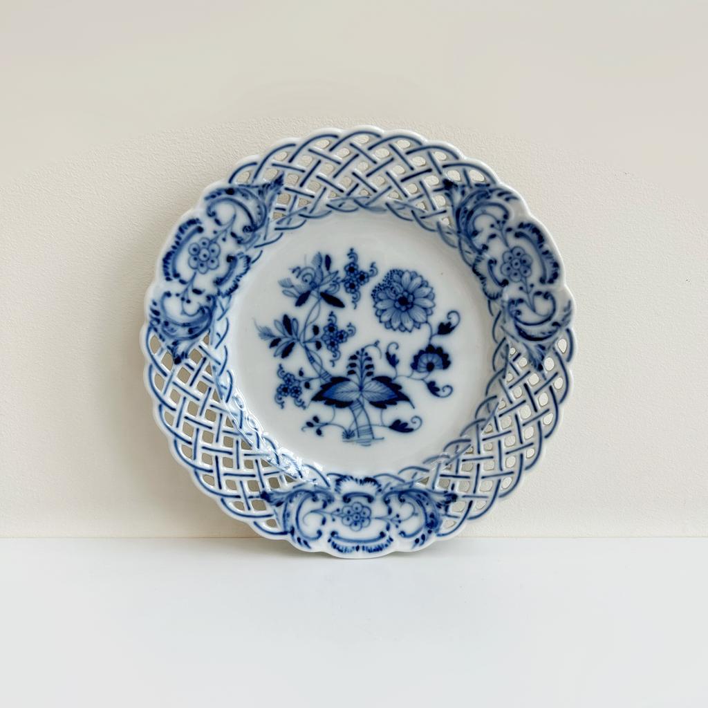 Тарелка Meissen из прорезного фарфора