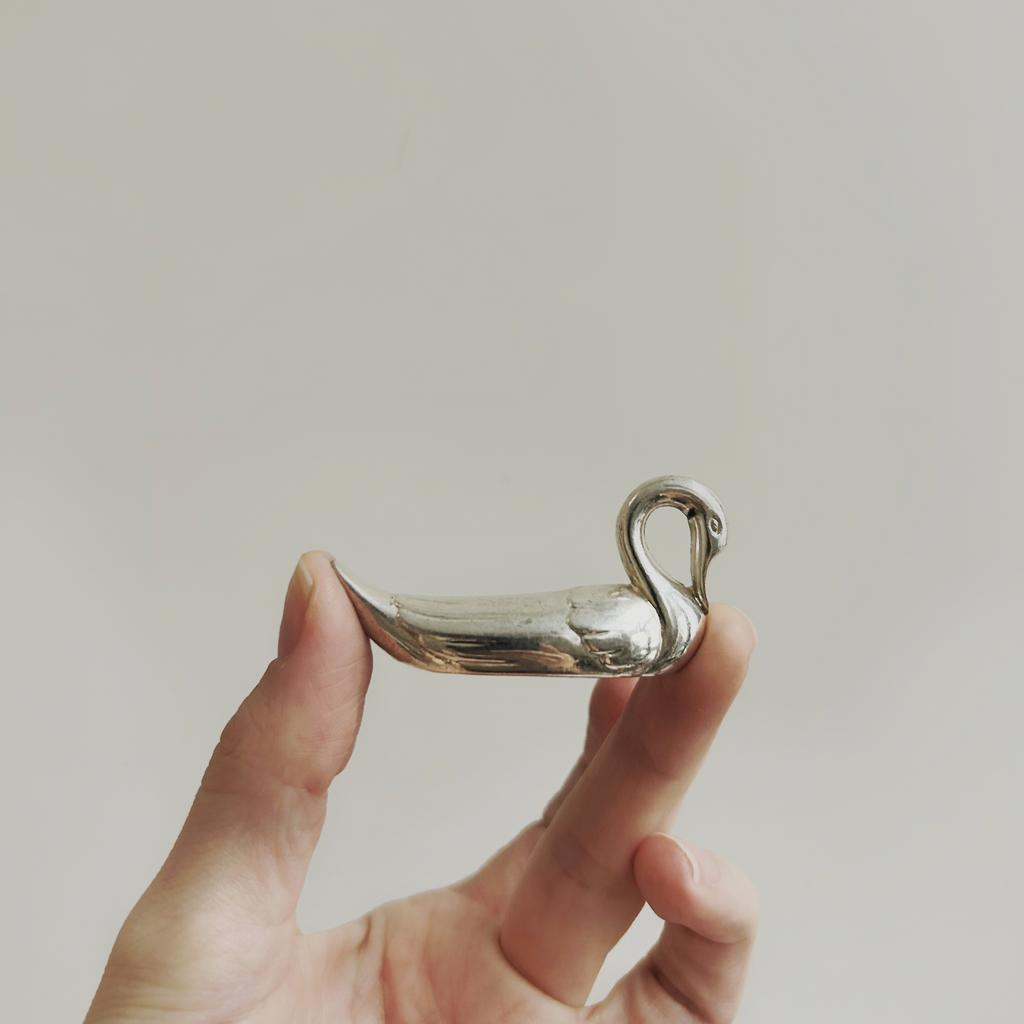 Подставка под нож «Лебедь»