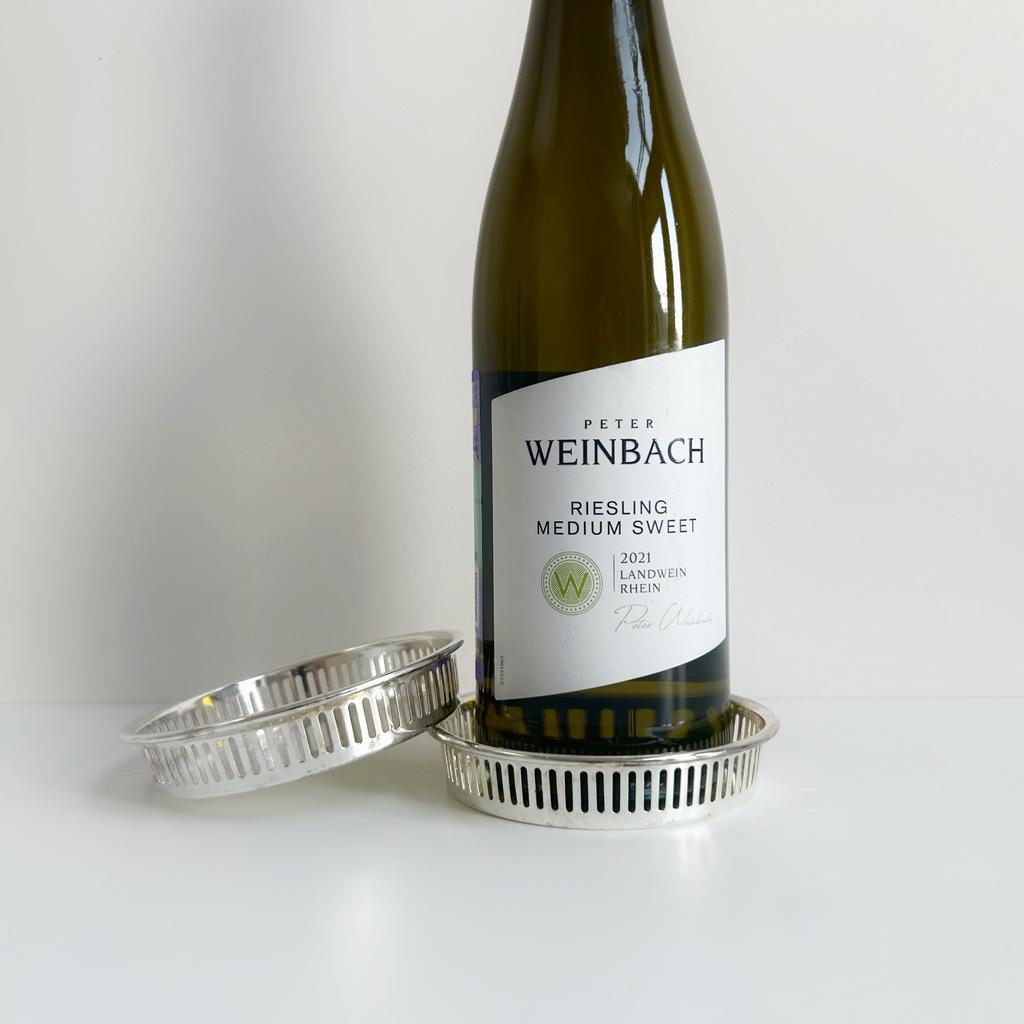 Подставка под бутылку вина