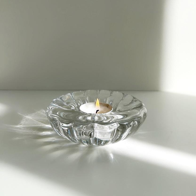 Подсвечник из хрустального стекла в форме цветка