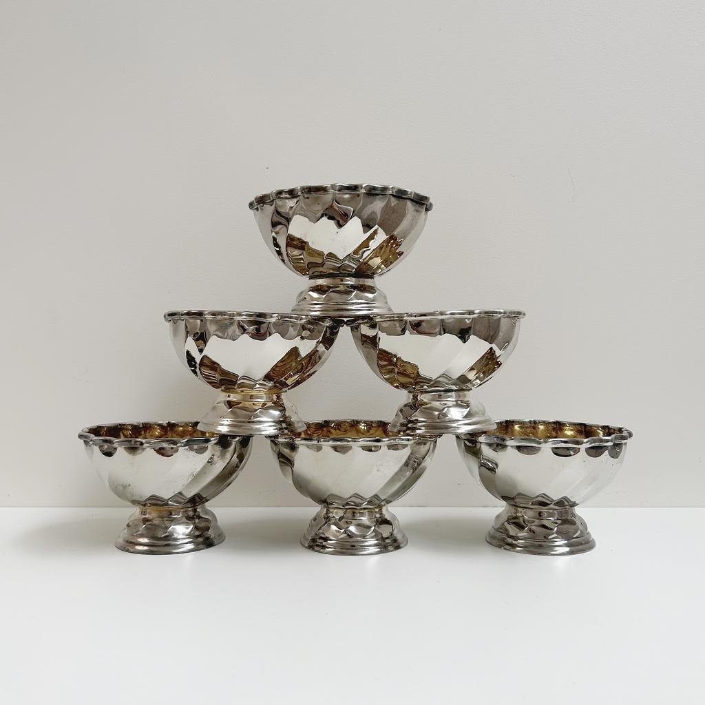 Креманка с фигурным краем, Италия