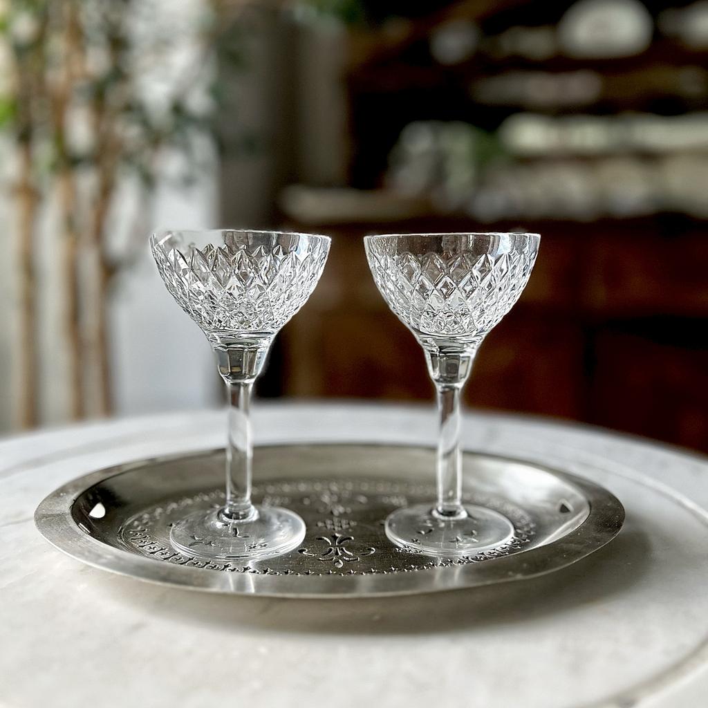 Пара хрустальных бокалов
