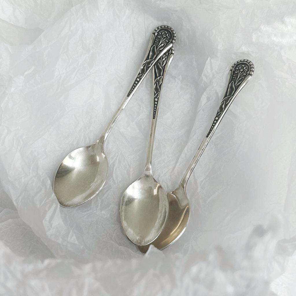 Ложка чайная с цветочным узором