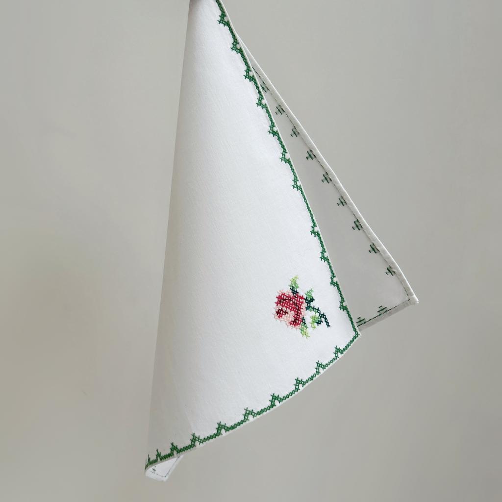 Салфетка с вышитой розой, винтаж