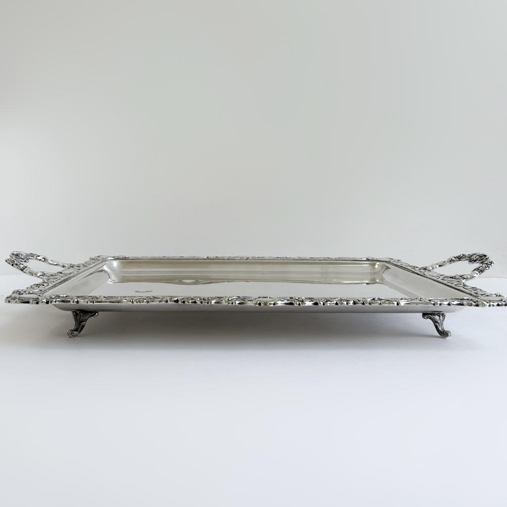 Поднос с ручками на ножках-лапках