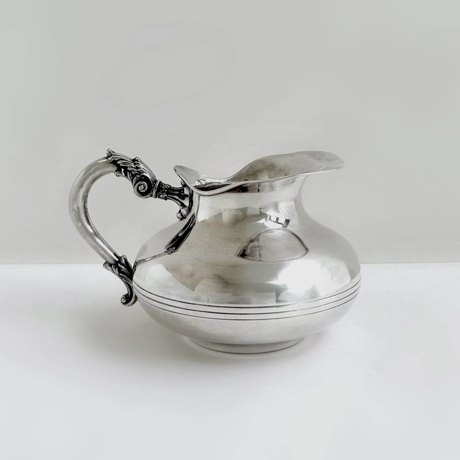 Небольшой кувшин, Испания