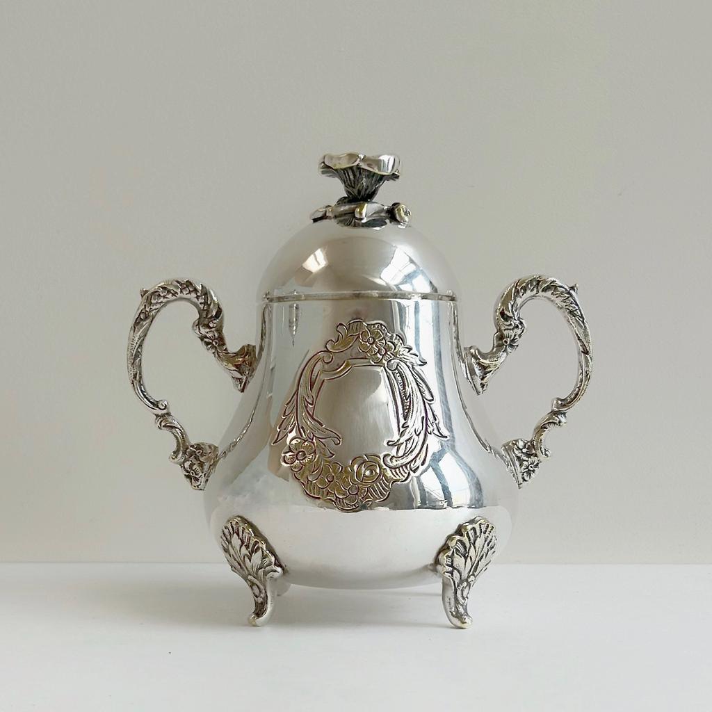 Большая сахарница/бисквитница