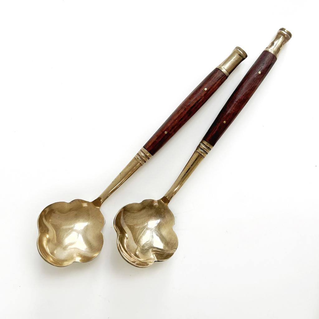 Ложка из латуни и дерева с фигурным черпачком