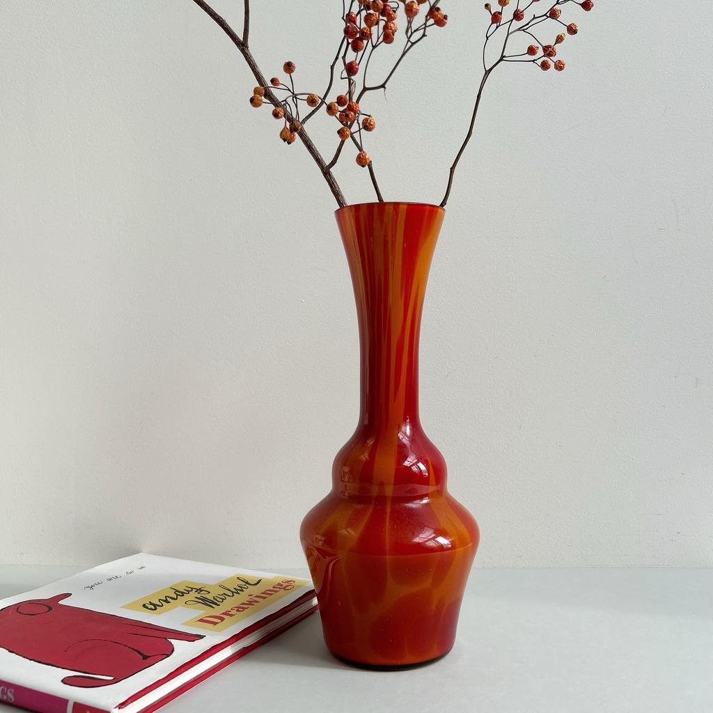 Ваза фигурная из цветного стекла