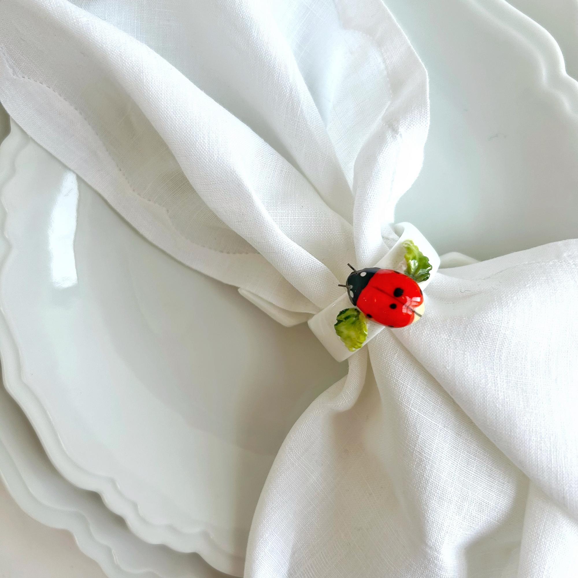 Кольцо для салфетки из фарфора «Божья коровка»