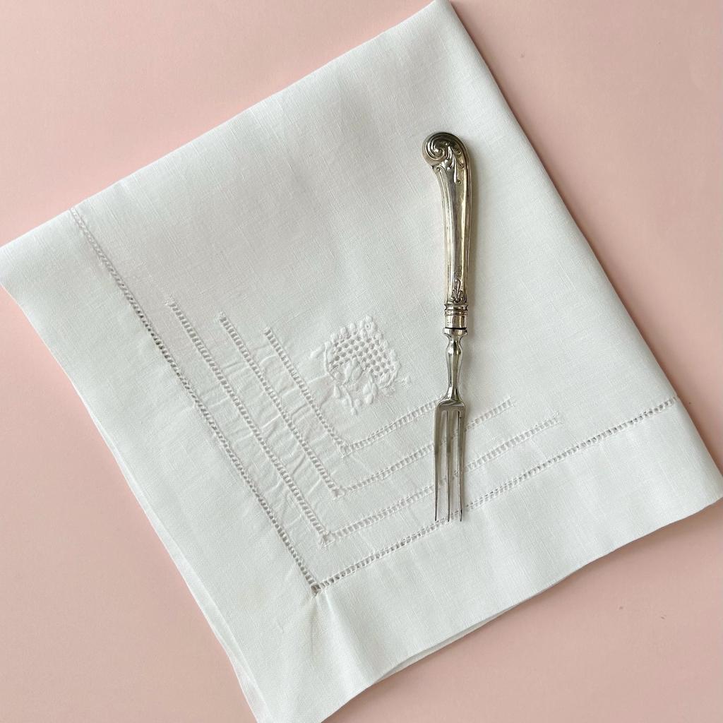 Старинная салфетка с мережкой