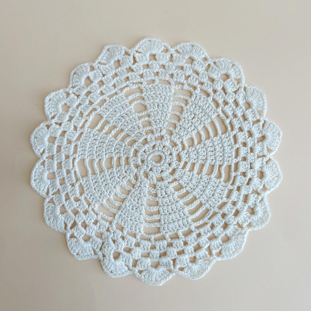 Вязаная салфетка-костер