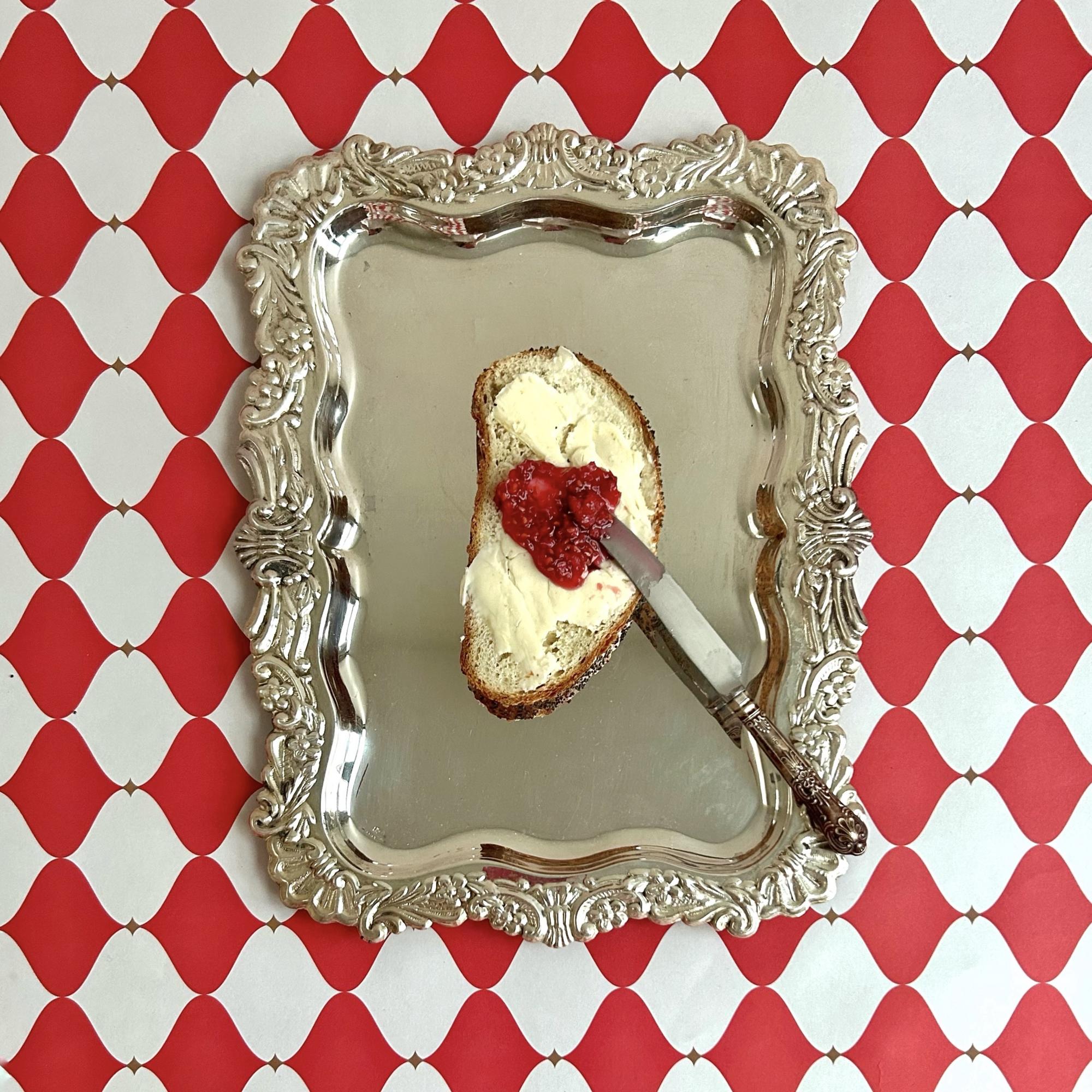 Небольшой поднос прямоугольной формы, серебрение