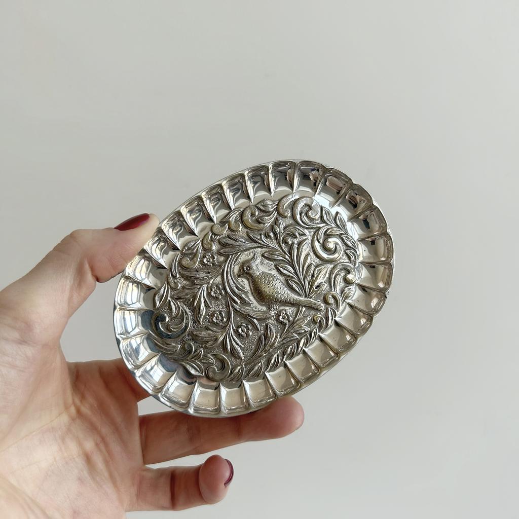 Маленький рельефный поднос с птицей