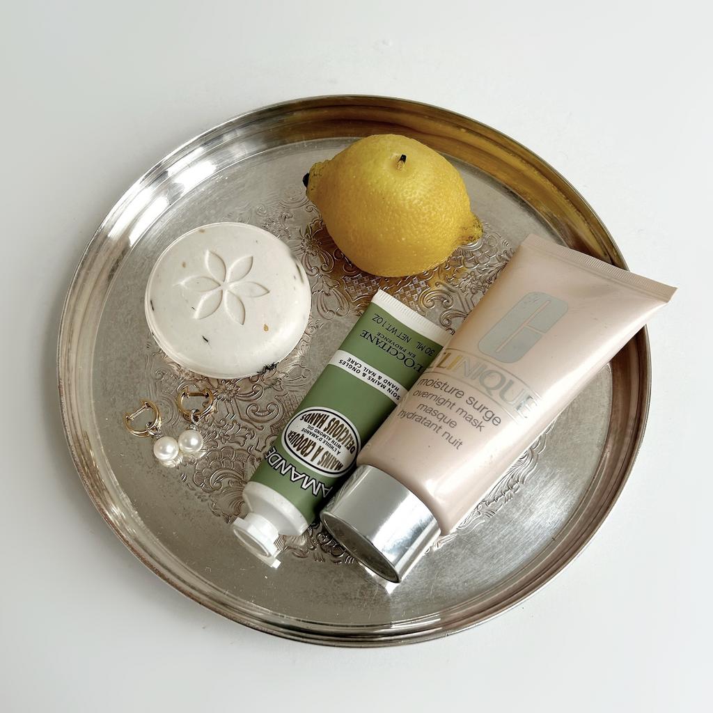 Поднос круглой формы, Англия