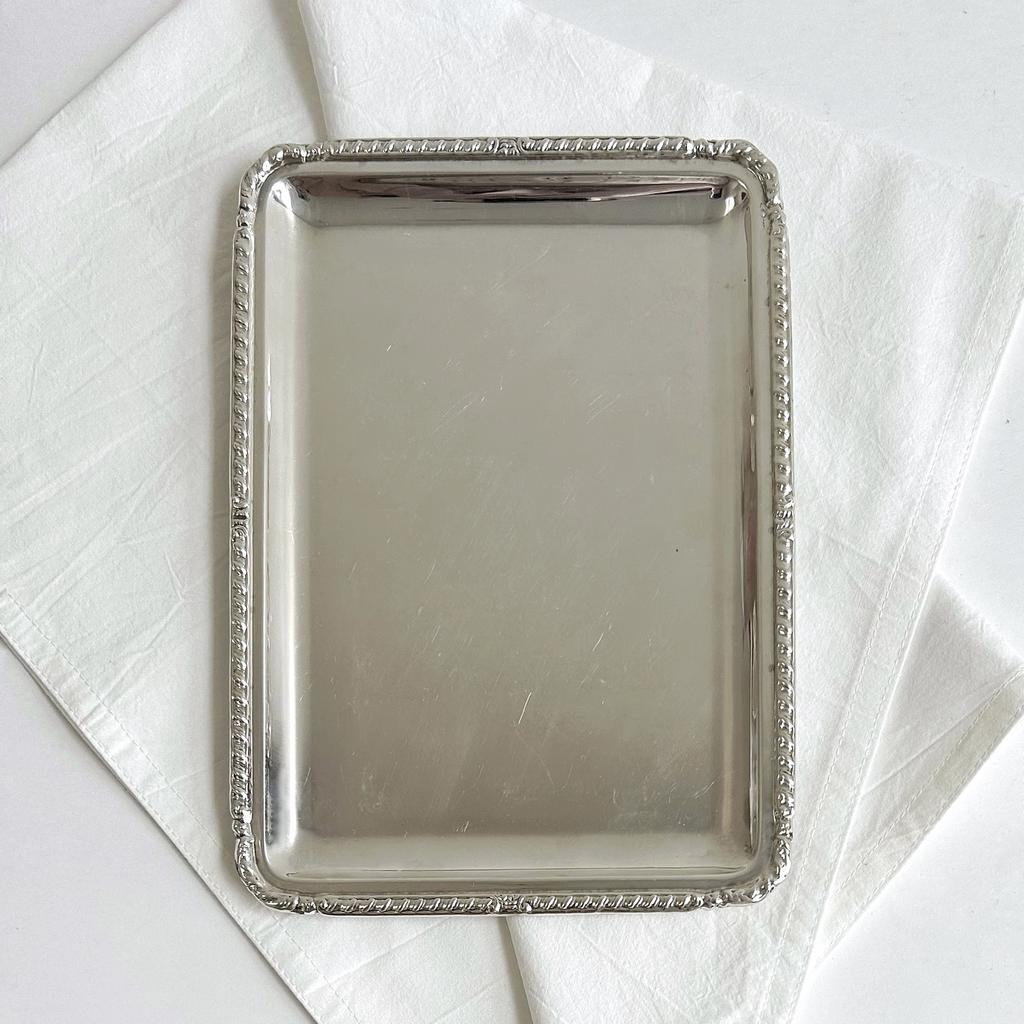 Небольшой поднос прямоугольной формы