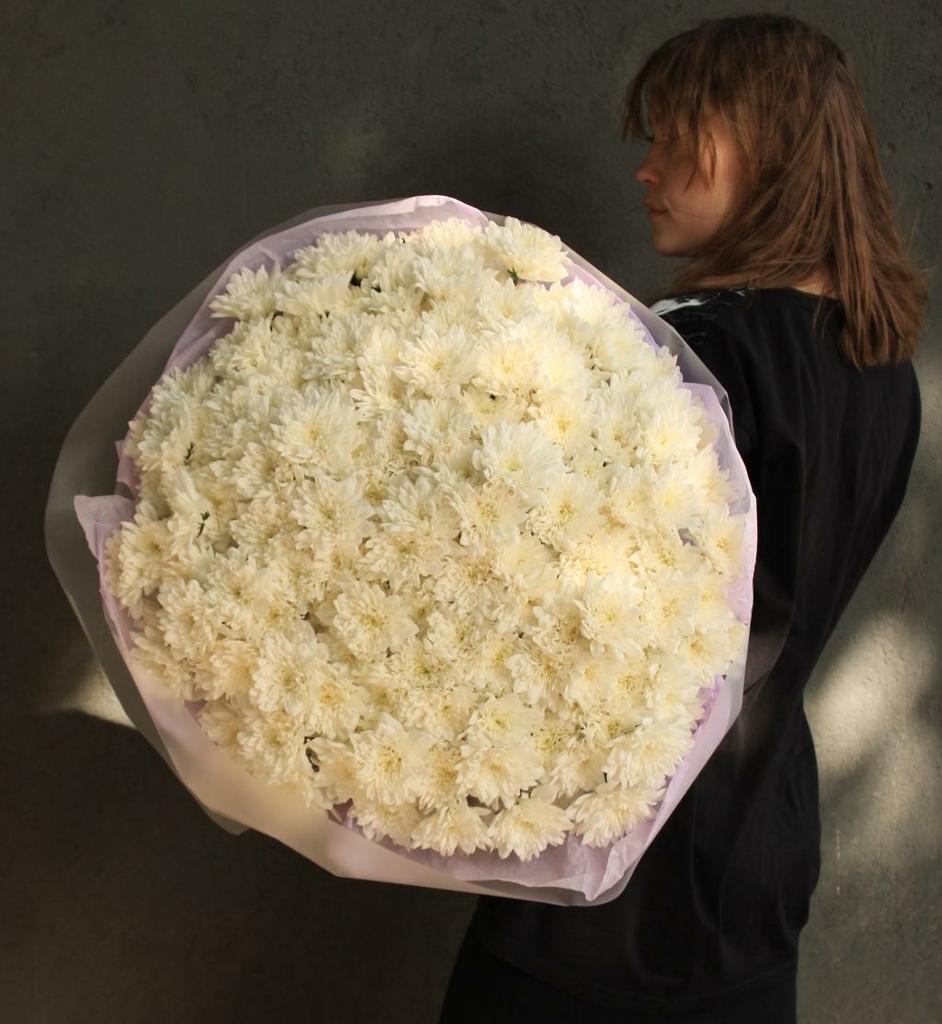 Букет "Белая махровая хризантема"