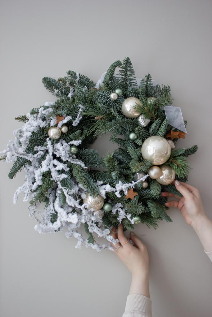 Авторский венок Снежный лес