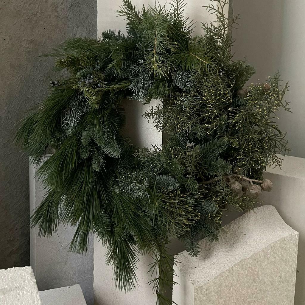 Венок из натуральной хвои без декора