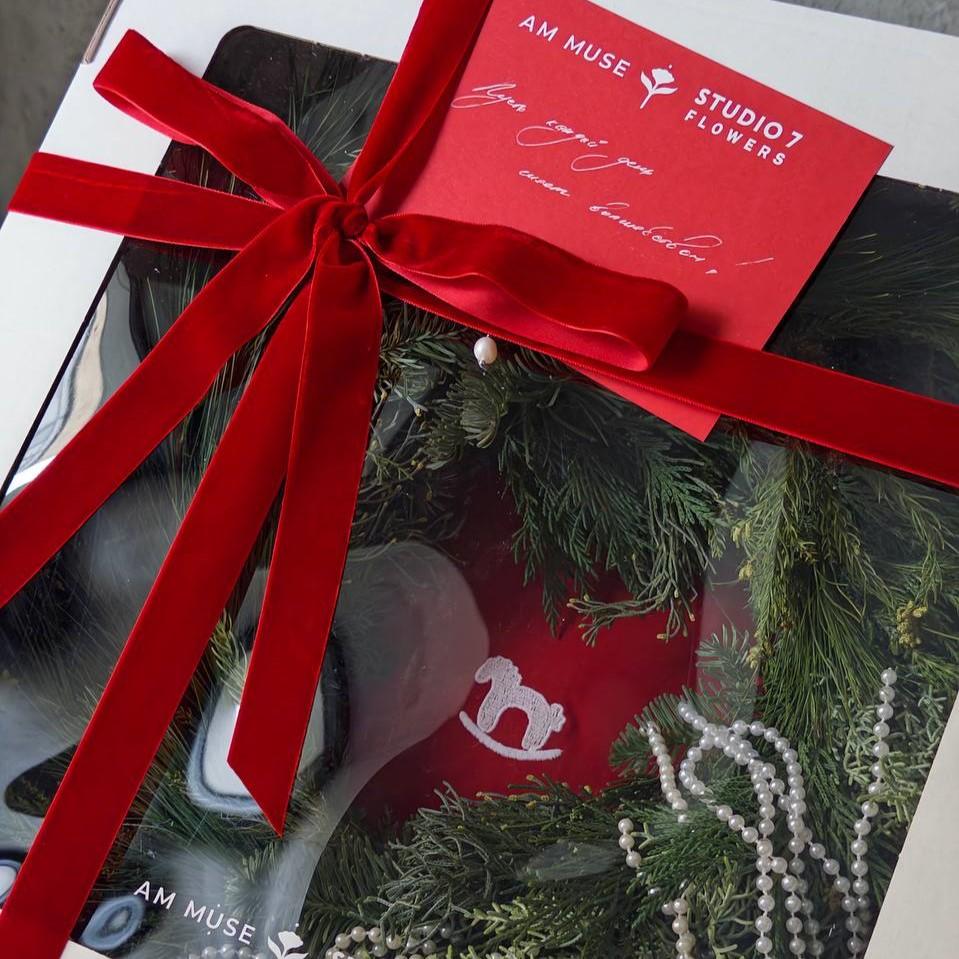 Подарочный бокс AM MUSE х STUDIO 7 (венок и футболка)