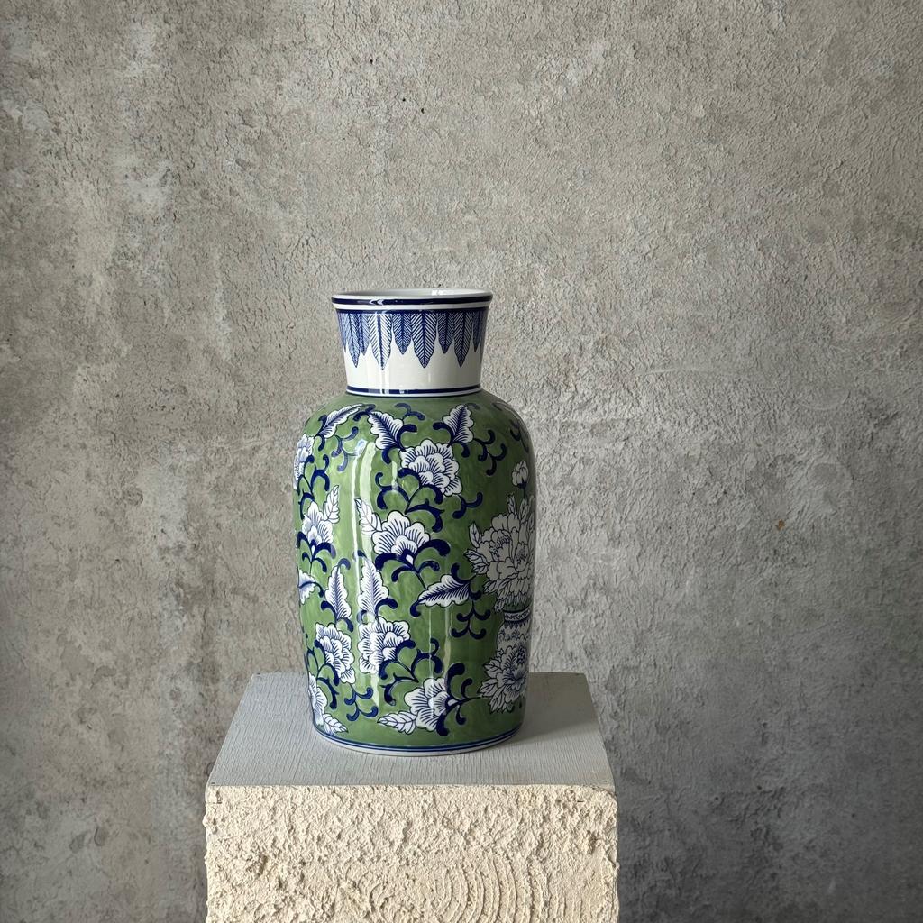 Ваза "Шинуазри" с синим узором