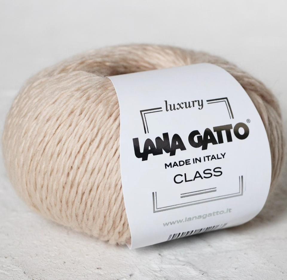 Lana Gatto | colour  5225