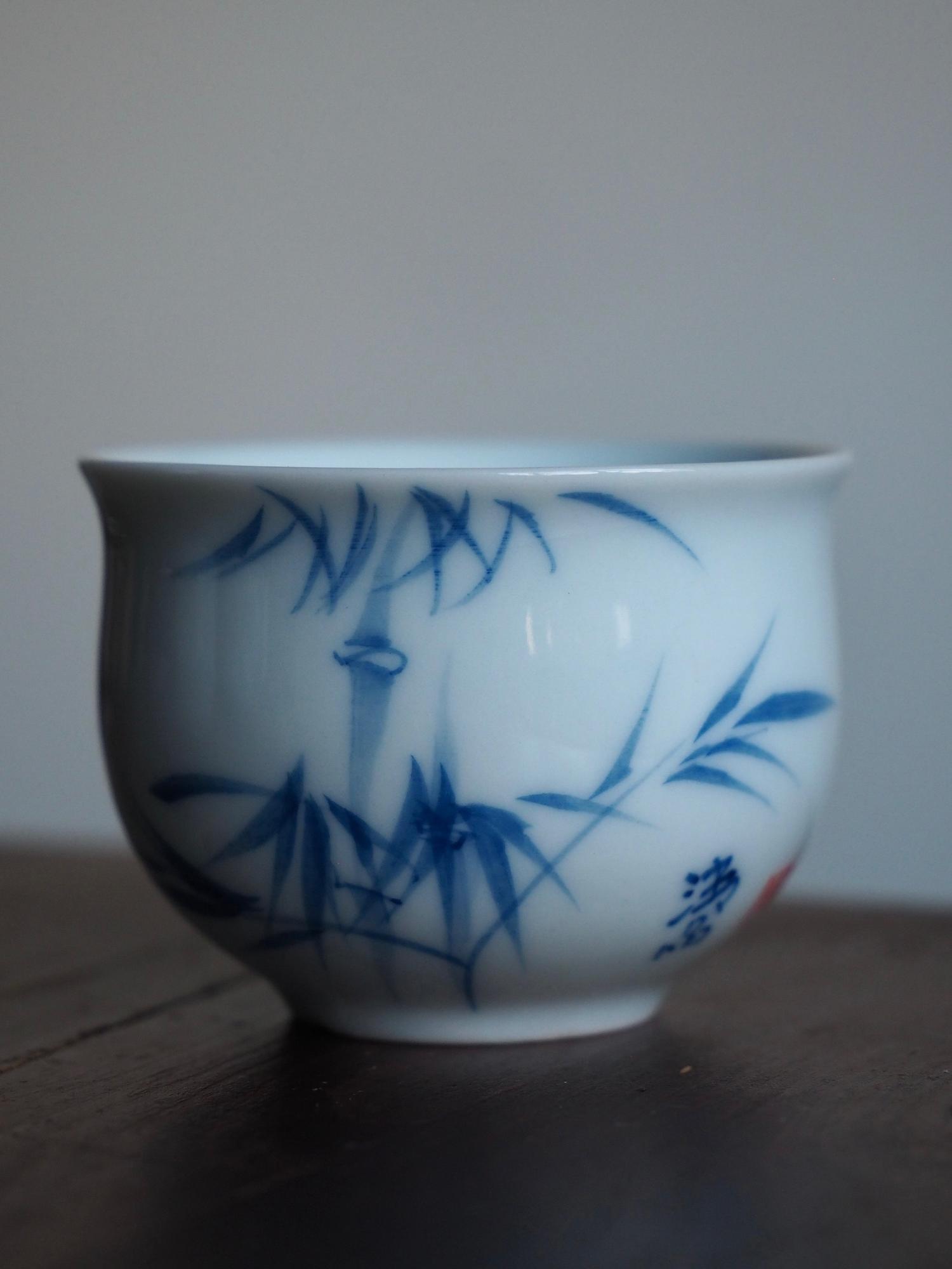 Фарфоровая пиала