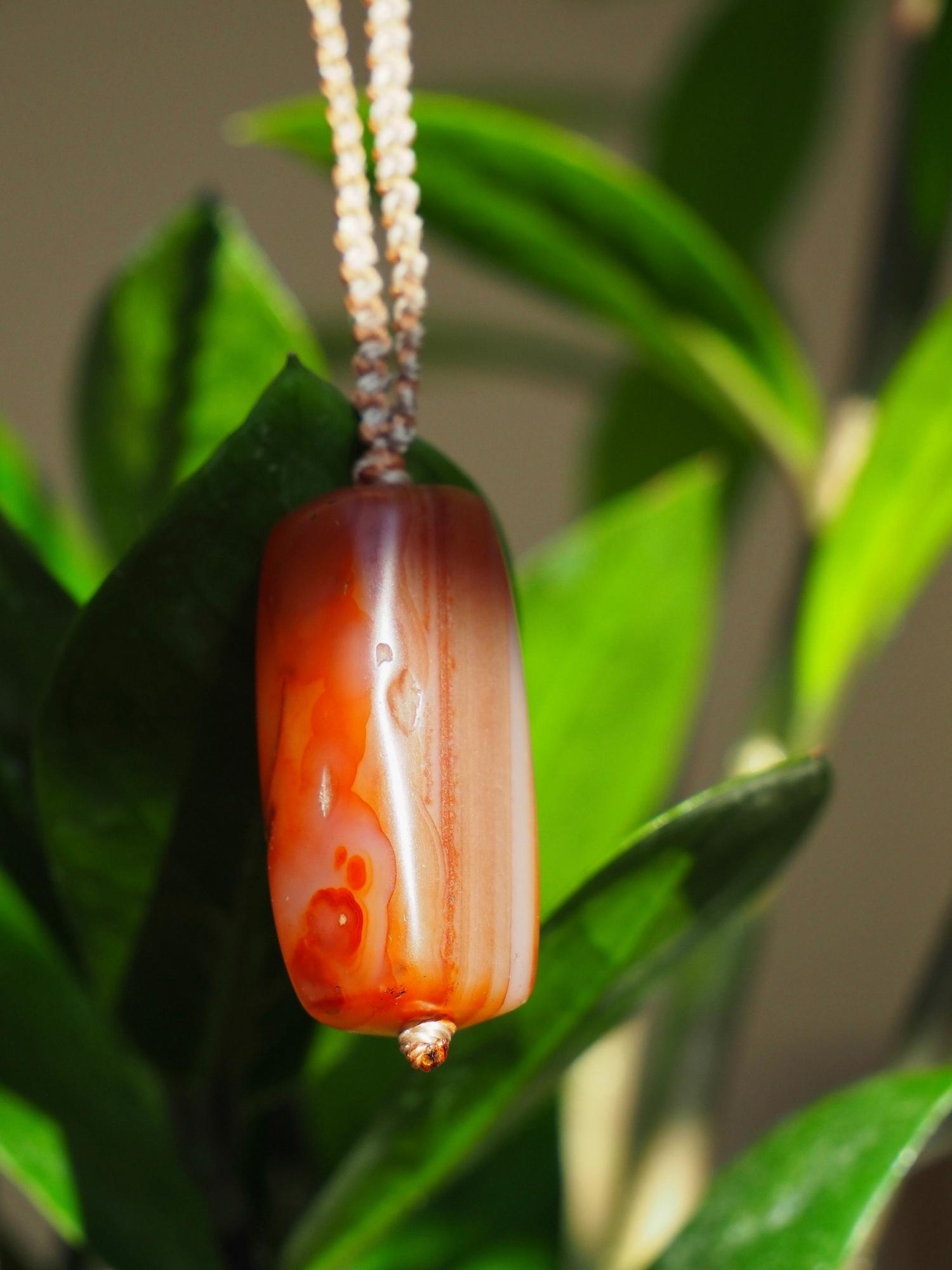 Сердоликовая бусина