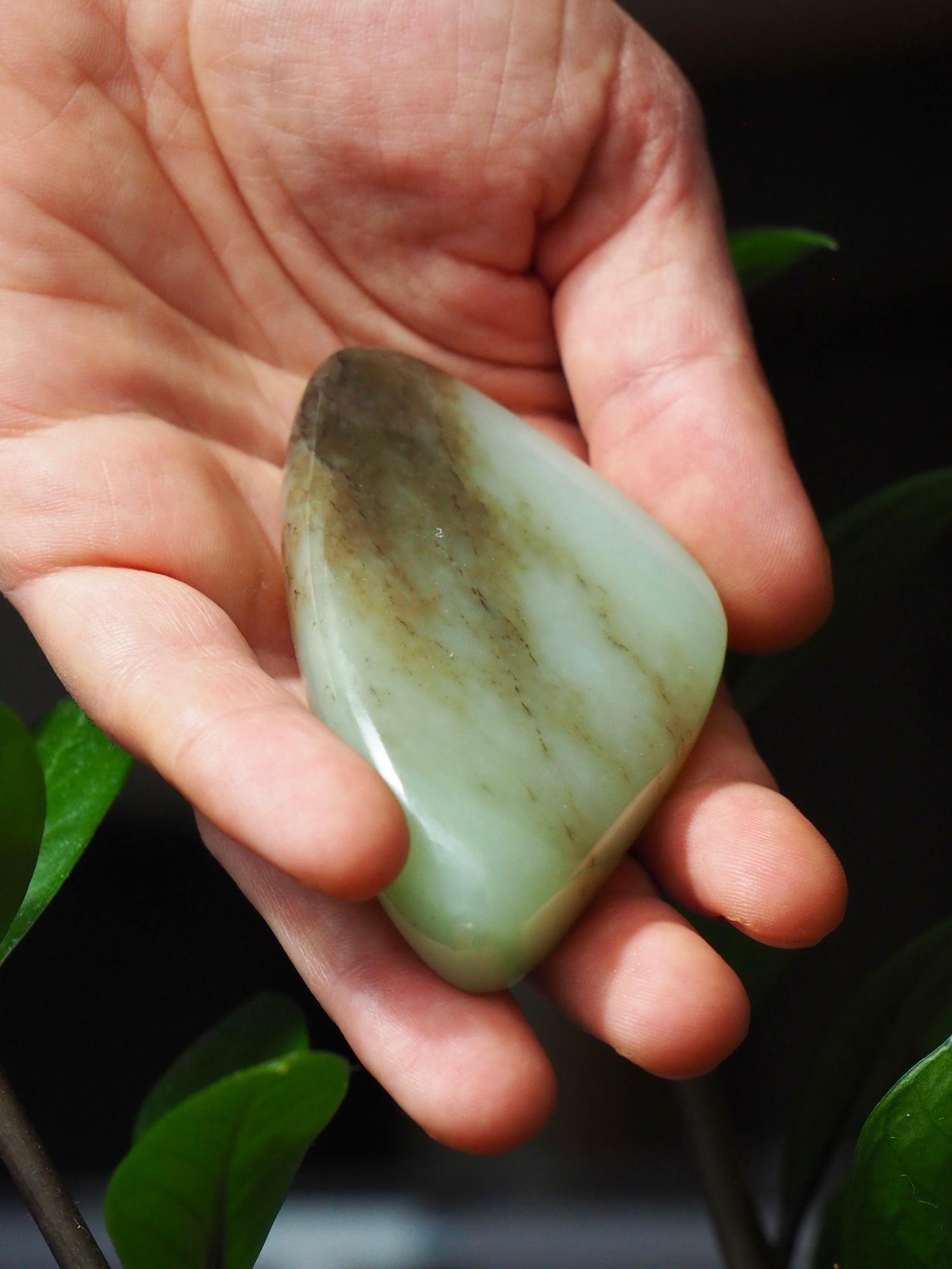 Нефритовая галька