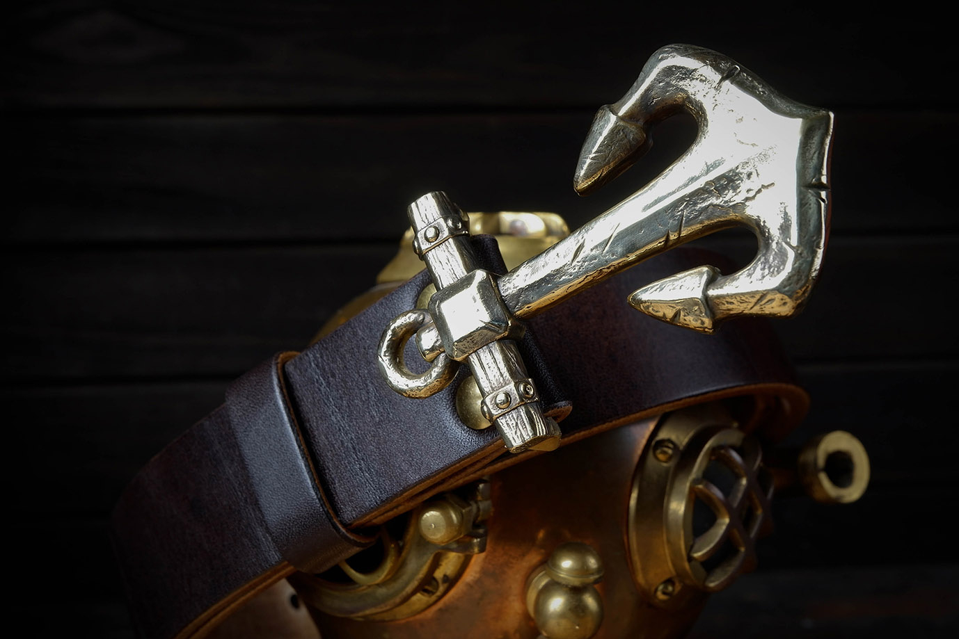 мужской ремень, кожаный ремень, для джинсов, коричневая кожа, темно-коричневая кожа, толстый ремень, пряжка литая латунь, ширина 40 мм, 4 см, ручная работа, Grossone, надежная пряжка, английская кожа, ручная прошивка, брючный, джинсовый ремень, классический ремень, купить ремень, заказать ремень, ремень под заказ, ремень большой размер, авторские пряжки, необычные пряжки, пряжка якорь