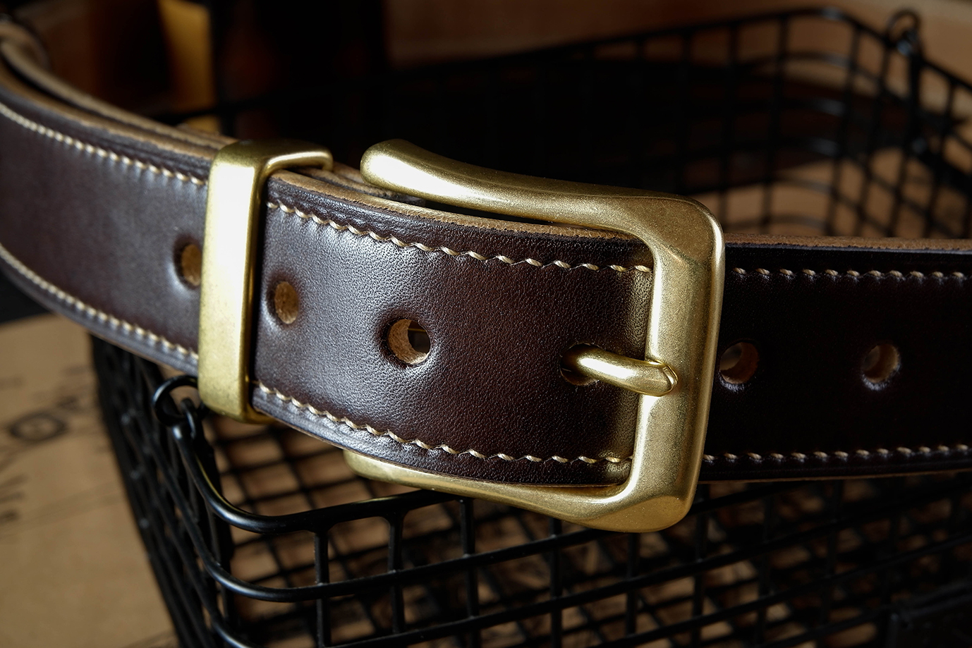 мужской ремень, кожаный ремень, для джинсов, коричневая кожа, темно-коричневая кожа, толстый ремень, пряжка литая латунь, ширина 40 мм, 4 см, ручная работа, Grossone, надежная пряжка, английская кожа, ручная прошивка, брючный, джинсовый ремень, классический ремень, купить ремень, заказать ремень, ремень под заказ, ремень большой размер