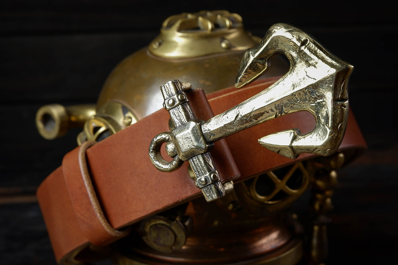 мужской ремень, кожаный ремень, для джинсов, коричневая кожа, светло-коричневая кожа, кожа цвет виски, толстый ремень, пряжка литая латунь, ширина 40 мм, 4 см, ручная работа, Grossone, надежная пряжка, английская кожа, ручная прошивка, брючный, джинсовый ремень, классический ремень, купить ремень, заказать ремень, ремень под заказ, ремень большой размер, авторские пряжки, необычные пряжки, пряжка якорь