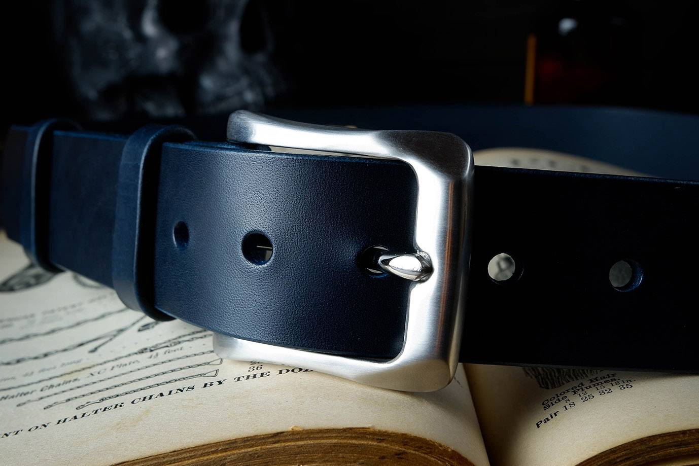 мужской ремень, кожаный ремень, для джинсов, для брюк, синяя кожа, пряжка нержавеющая сталь,  ширина 40 мм, 4 см, ручная работа, Grossone, надежная пряжка, итальянская кожа, ручная прошивка, брючный, джинсовый ремень, классический ремень, купить ремень, заказать ремень, ремень под заказ, ремень большой размер