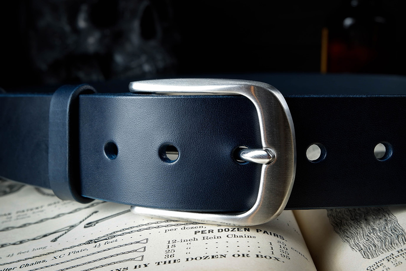мужской ремень, кожаный ремень, для джинсов, для брюк, синяя кожа, пряжка нержавеющая сталь,  ширина 40 мм, 4 см, ручная работа, Grossone, надежная пряжка, итальянская кожа, ручная прошивка, брючный, джинсовый ремень, классический ремень, купить ремень, заказать ремень, ремень под заказ, ремень большой размер