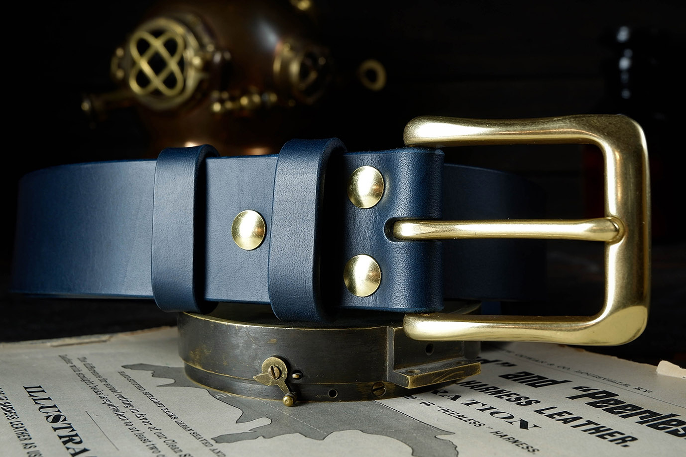 мужской ремень, кожаный ремень, для джинсов, для брюк, синяя кожа, пряжка литая латунь,  ширина 40 мм, 4 см, ручная работа, Grossone, надежная пряжка, итальянская кожа, ручная прошивка, брючный, джинсовый ремень, классический ремень, купить ремень, заказать ремень, ремень под заказ, ремень большой размер