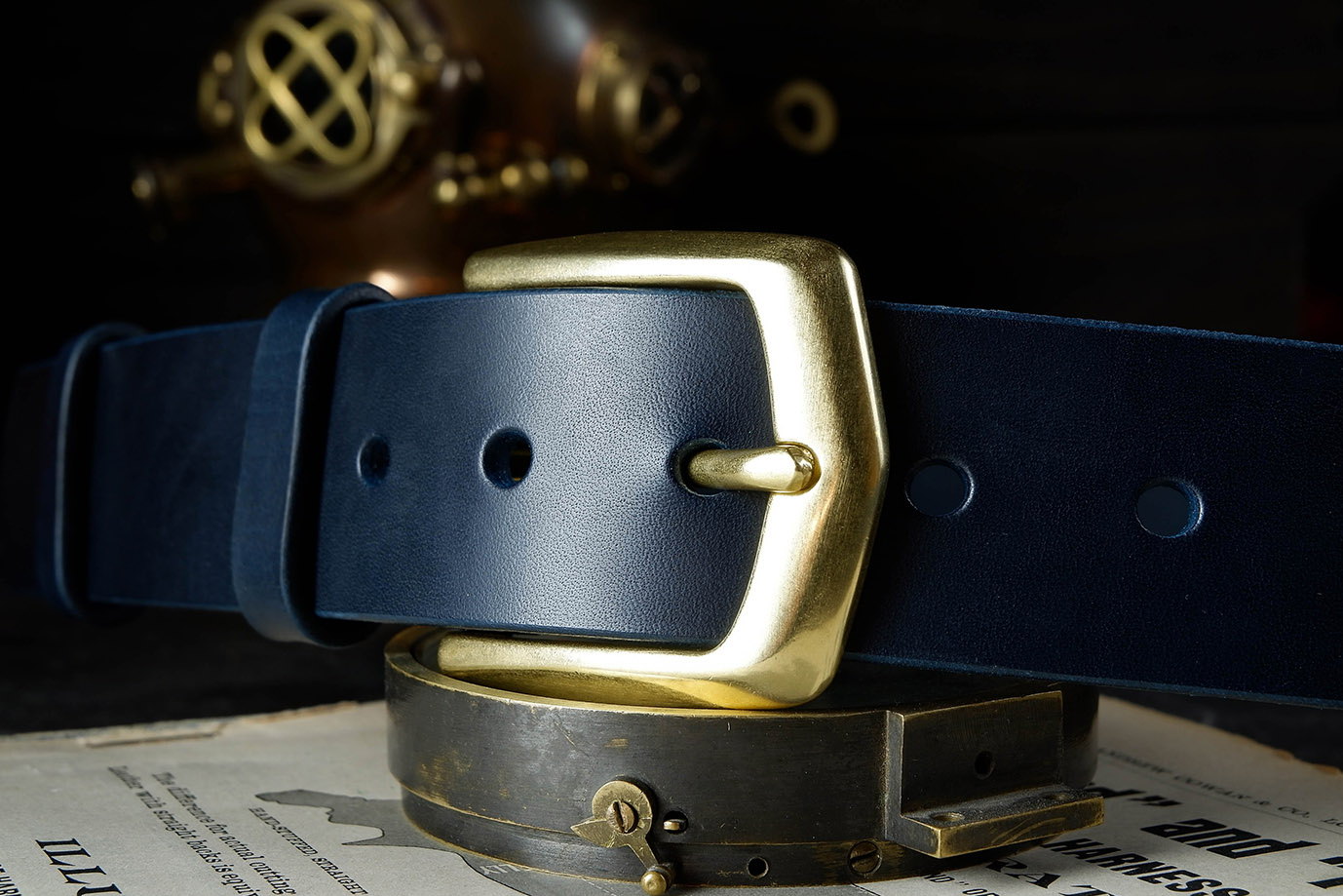 мужской ремень, кожаный ремень, для джинсов, для брюк, синяя кожа, пряжка литая латунь,  ширина 40 мм, 4 см, ручная работа, Grossone, надежная пряжка, итальянская кожа, ручная прошивка, брючный, джинсовый ремень, классический ремень, купить ремень, заказать ремень, ремень под заказ, ремень большой размер