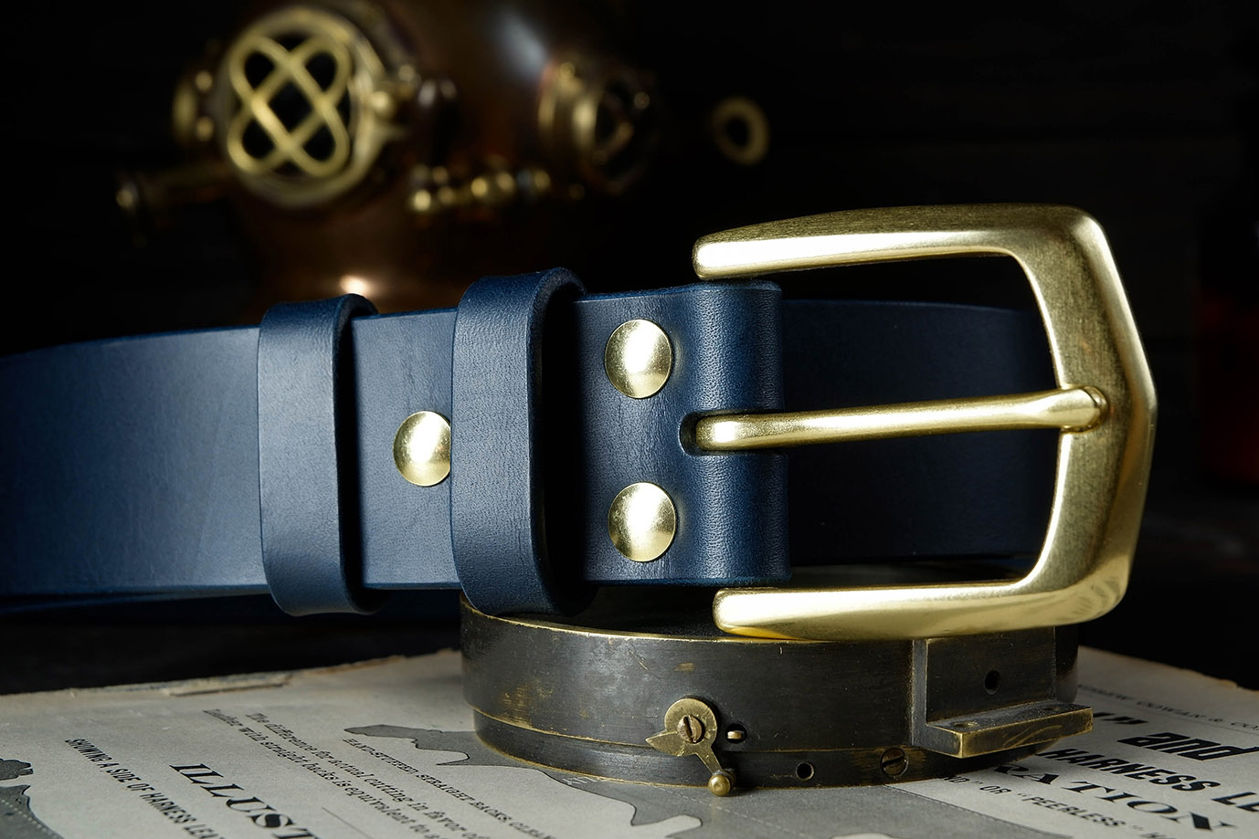 мужской ремень, кожаный ремень, для джинсов, для брюк, синяя кожа, пряжка литая латунь,  ширина 40 мм, 4 см, ручная работа, Grossone, надежная пряжка, итальянская кожа, ручная прошивка, брючный, джинсовый ремень, классический ремень, купить ремень, заказать ремень, ремень под заказ, ремень большой размер