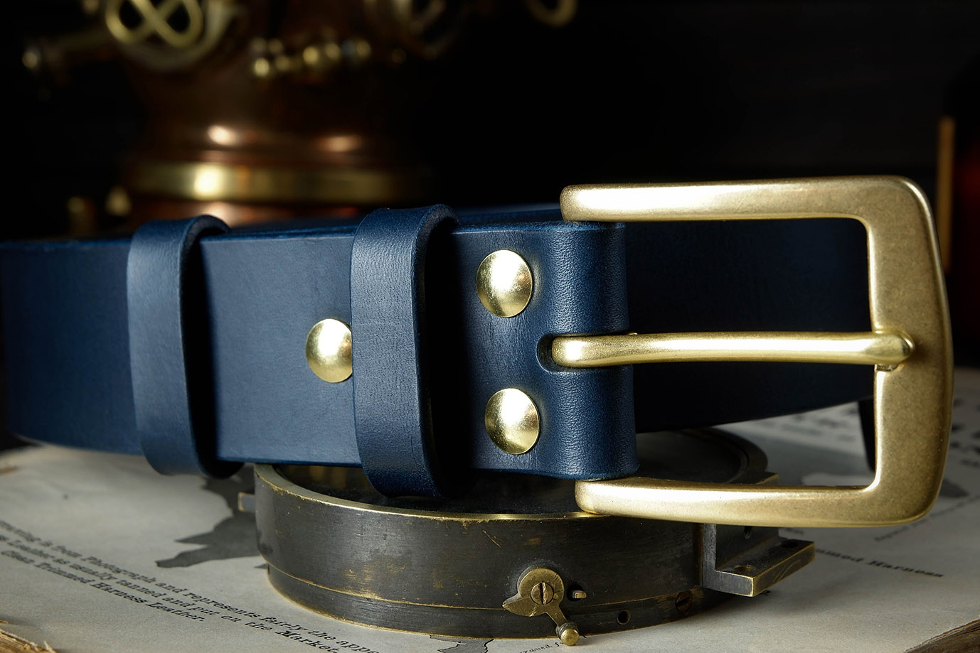 мужской ремень, кожаный ремень, для джинсов, для брюк, синяя кожа, пряжка литая латунь,  ширина 40 мм, 4 см, ручная работа, Grossone, надежная пряжка, итальянская кожа, ручная прошивка, брючный, джинсовый ремень, классический ремень, купить ремень, заказать ремень, ремень под заказ, ремень большой размер