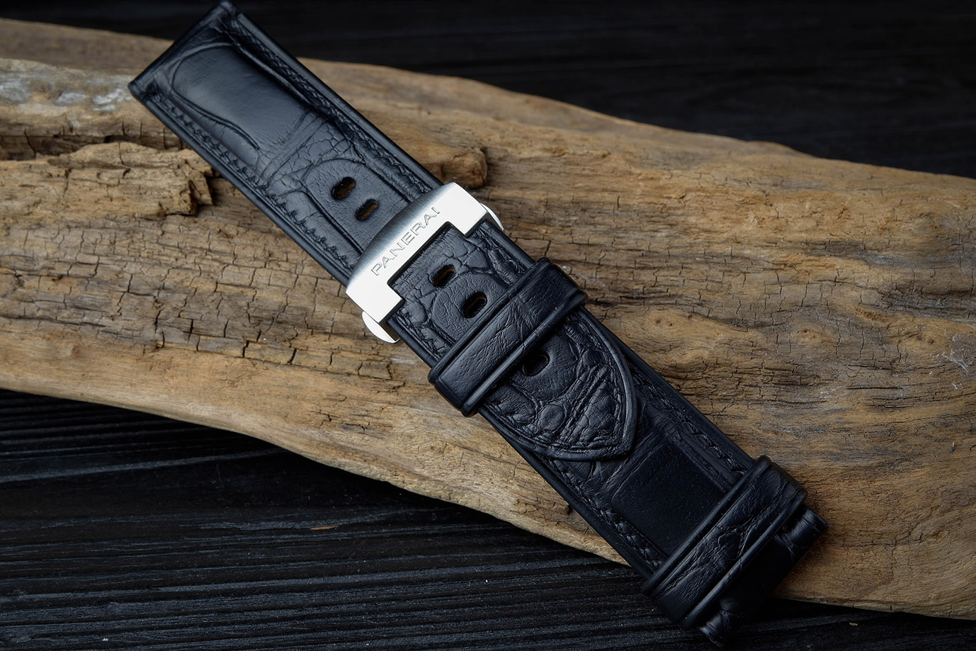 часовой ремешок, классические часы, apple watch, черная кожа, кожа крокодила, черная фурнитура, фурнитура сталь, заказать ремешок, купить ремешок, ремешок под заказ, под размер, экзотическая кожа, необычная кожа, ремешок для часов, необычный ремешок, ручная прошивка, ручная работа