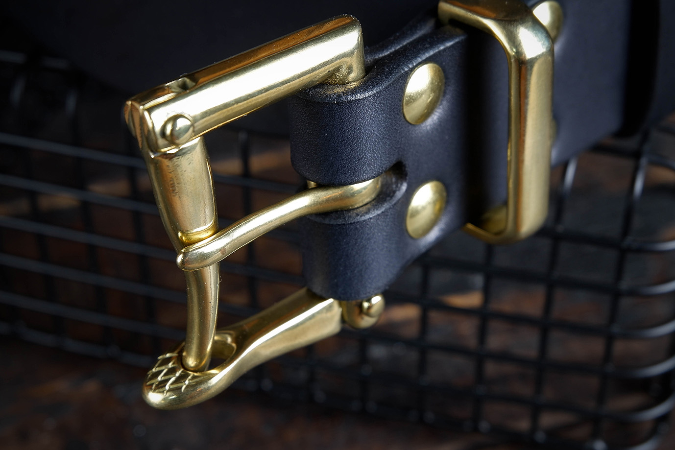 мужской ремень, кожаный ремень, для джинсов, черная кожа, толстый ремень, пряжка литая латунь, ширина 40 мм, 4 см, ручная работа, Grossone, водяной буйвол, надежная пряжка, японская кожа, ручная прошивка, брючный, джинсовый ремень, классический ремень, купить ремень, заказать ремень, ремень под заказ, ремень большой размер, необычные пряжки, пряжка фаермен, пряжка Fireman, пряжка пожарных