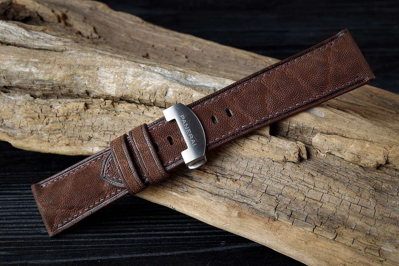 часовой ремешок, классические часы, apple watch, коричневая кожа, кожа слона, черная фурнитура, фурнитура сталь, заказать ремешок, купить ремешок, ремешок под заказ, под размер, экзотическая кожа, необычная кожа, ремешок для часов, необычный ремешок, ручная прошивка