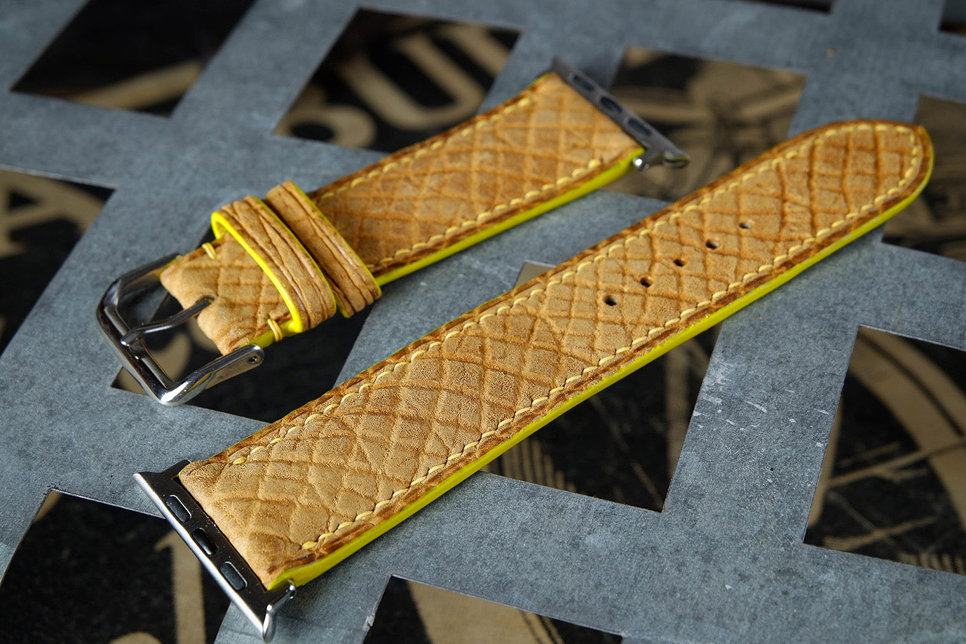 часовой ремешок, классические часы, apple watch, желтая кожа, кожа бегемота, черная фурнитура, фурнитура сталь, заказать ремешок, купить ремешок, ремешок под заказ, под размер, экзотическая кожа, необычная кожа, ремешок для часов, необычный ремешок, ручная прошивка, ручная работа