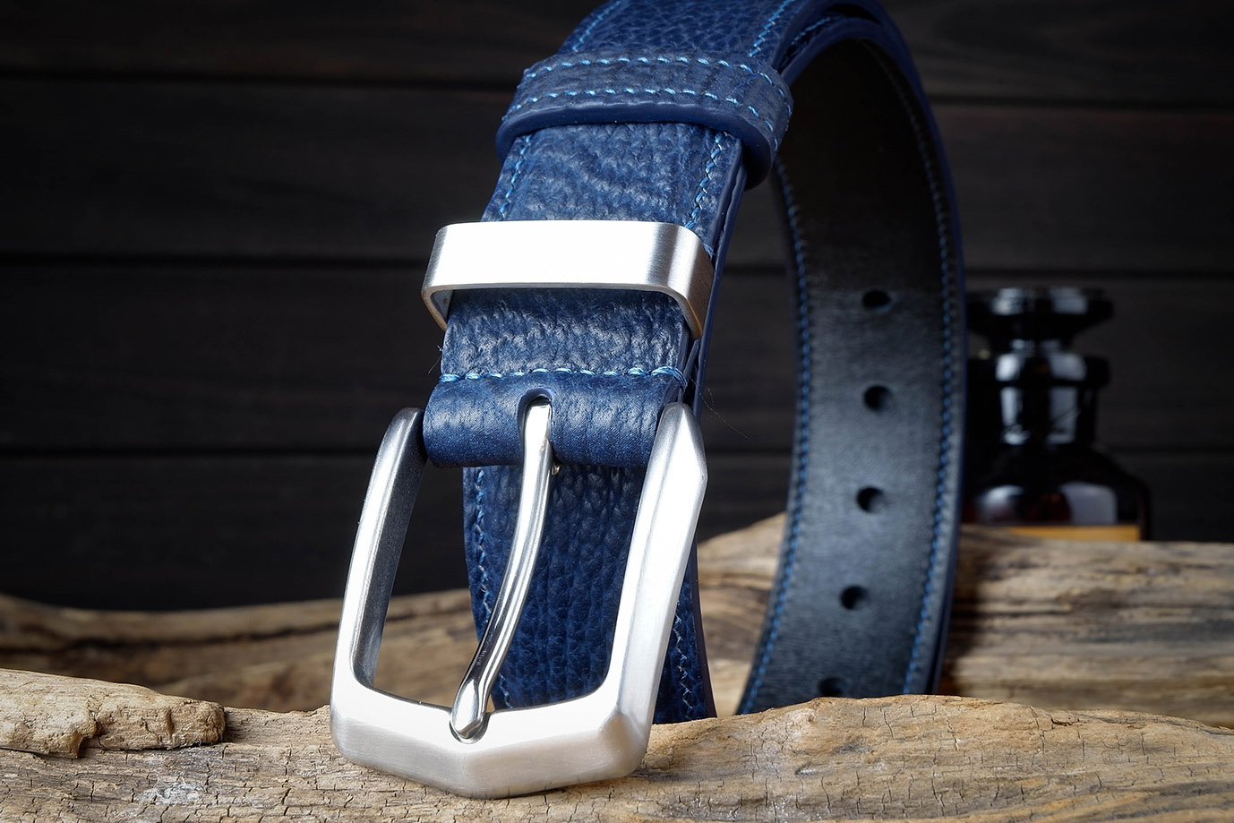 мужской ремень, кожаный ремень, для джинсов, для брюк, синяя кожа, пряжка нержавеющая сталь,  ширина 40 мм, 4 см, ручная работа, Grossone, надежная пряжка, натуральная кожа, экзотическая кожа, необычная кожа, редкая кожа, ручная прошивка, брючный, джинсовый ремень, классический ремень, купить ремень, заказать ремень, ремень под заказ, ремень большой размер, кожа акулы, необычный ремень