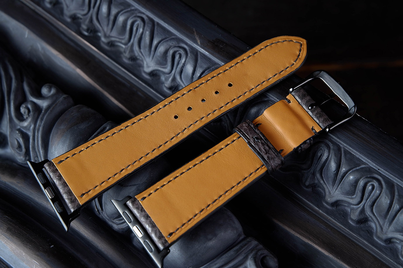 часовой ремешок, классические часы, apple watch, коричневая кожа, кожа акулы, черная фурнитура, фурнитура сталь, заказать ремешок, купить ремешок, ремешок под заказ, под размер, экзотическая кожа, необычная кожа, ремешок для часов, необычный ремешок, ручная прошивка, ручная работа